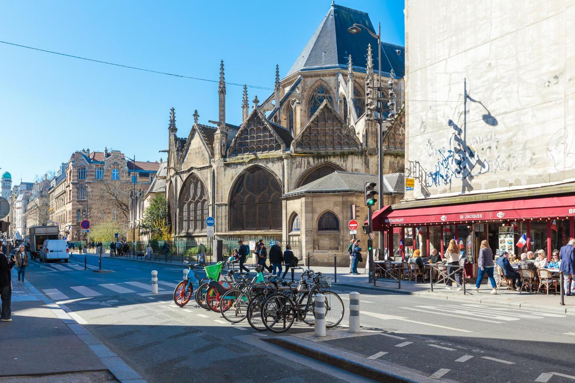 - Notre-dame *